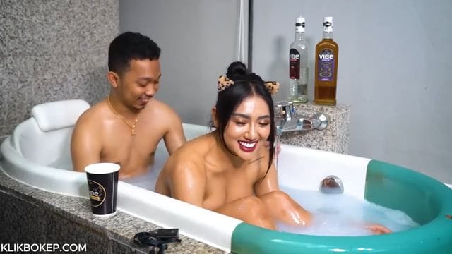 Bokep Indo Melly3gp Montok Tobrut Mandi Bersama