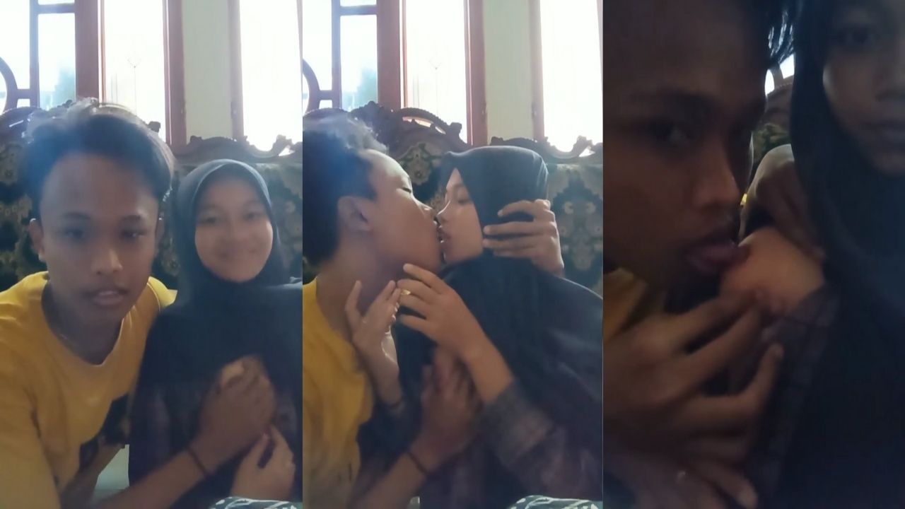 Bokep SMP ABG Jilbab Mesum Nyusuin Pacar di Ruang Tamu